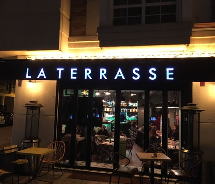 El mejor presupuesto para instalar toldos luminosos para bares