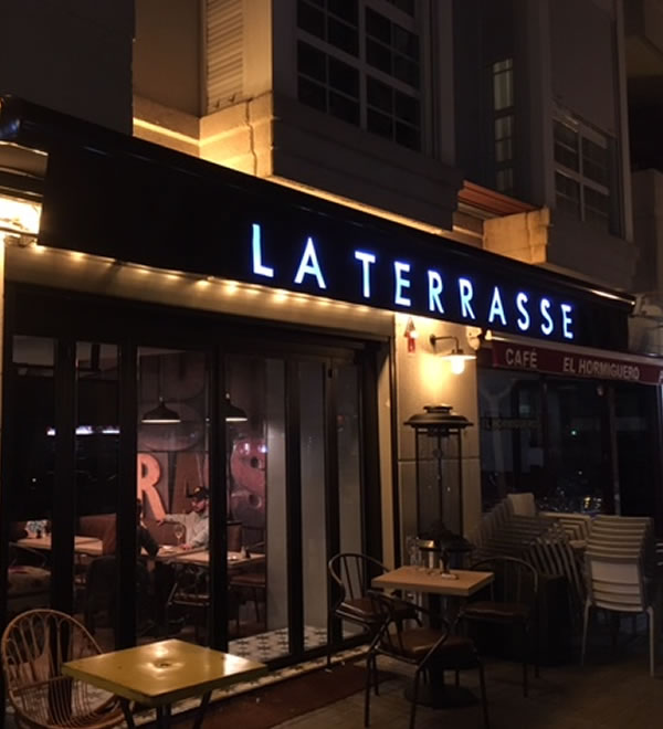 Presupuesto para restaurantes de Toldos y Banderolas luminosas