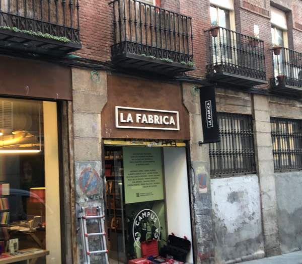 Toldos y Banderolas luminosas para bares